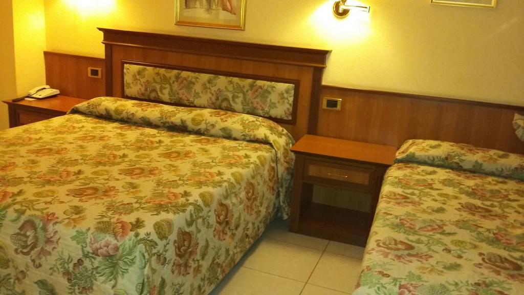 Hotel Malaga Avellino Exteriör bild