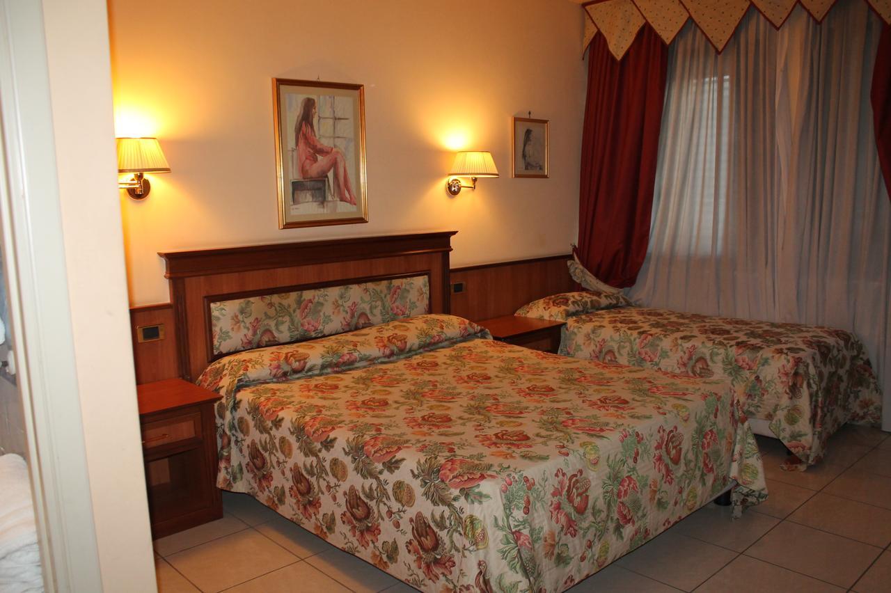 Hotel Malaga Avellino Exteriör bild