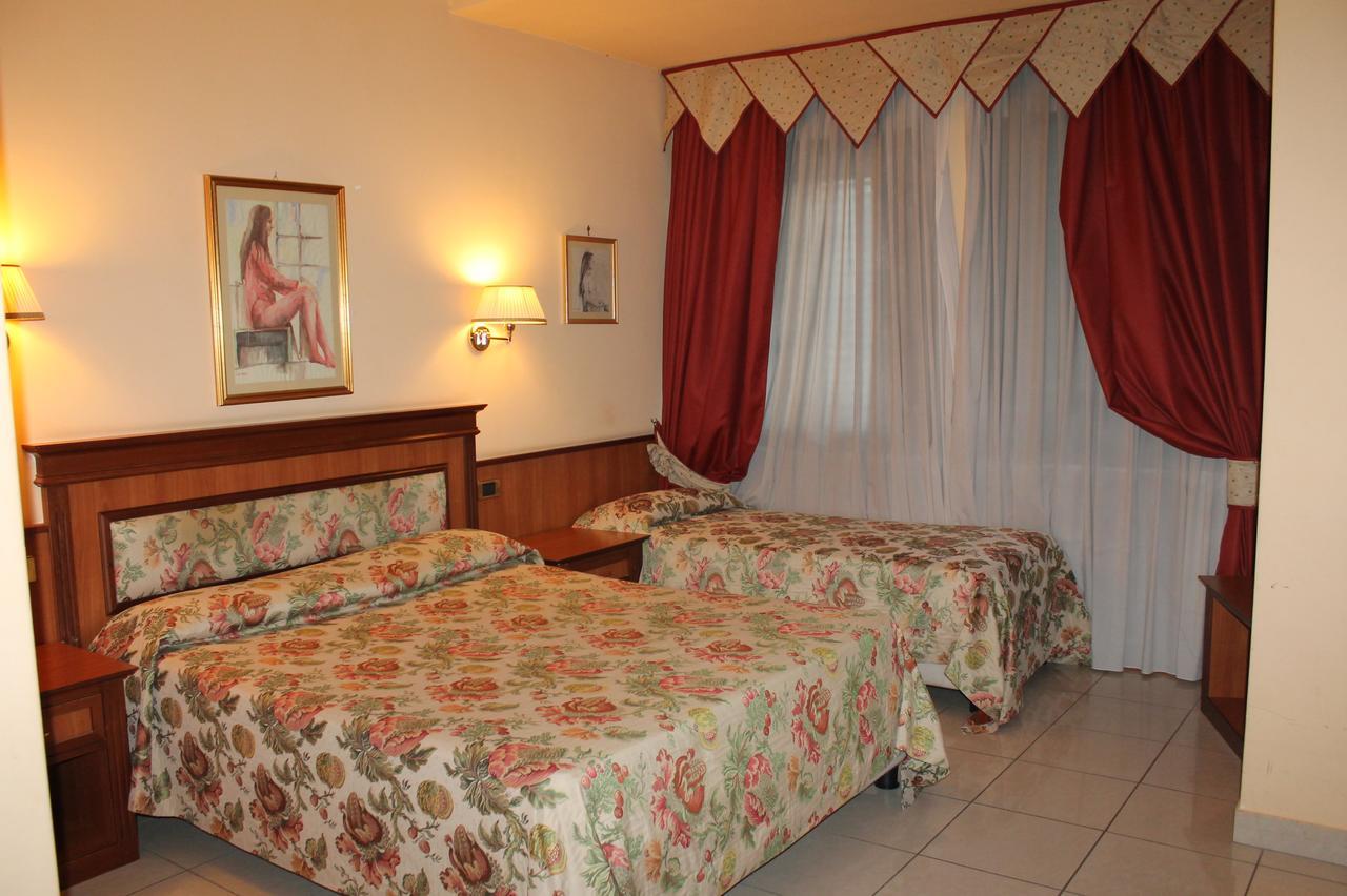 Hotel Malaga Avellino Exteriör bild