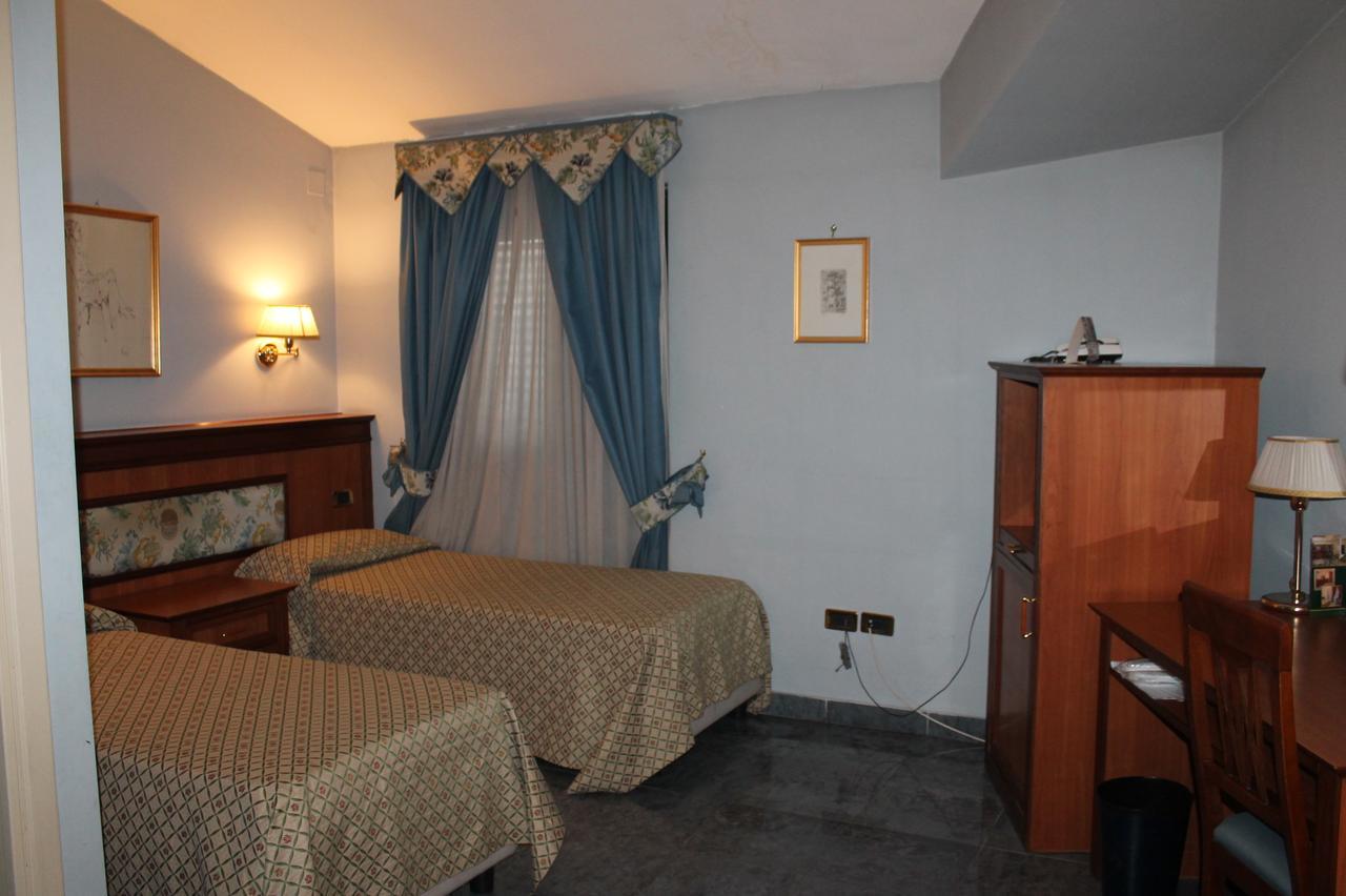 Hotel Malaga Avellino Exteriör bild