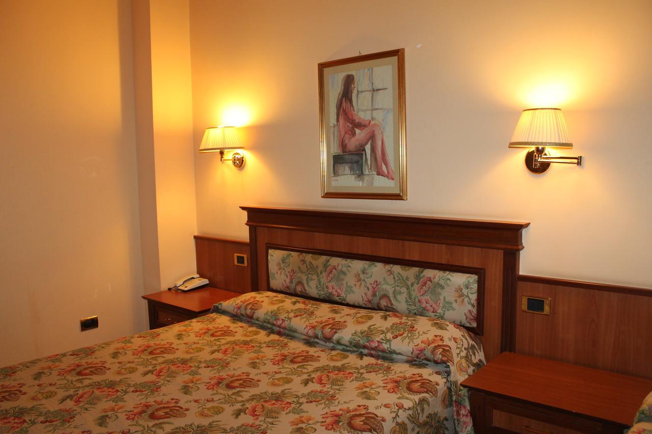 Hotel Malaga Avellino Exteriör bild
