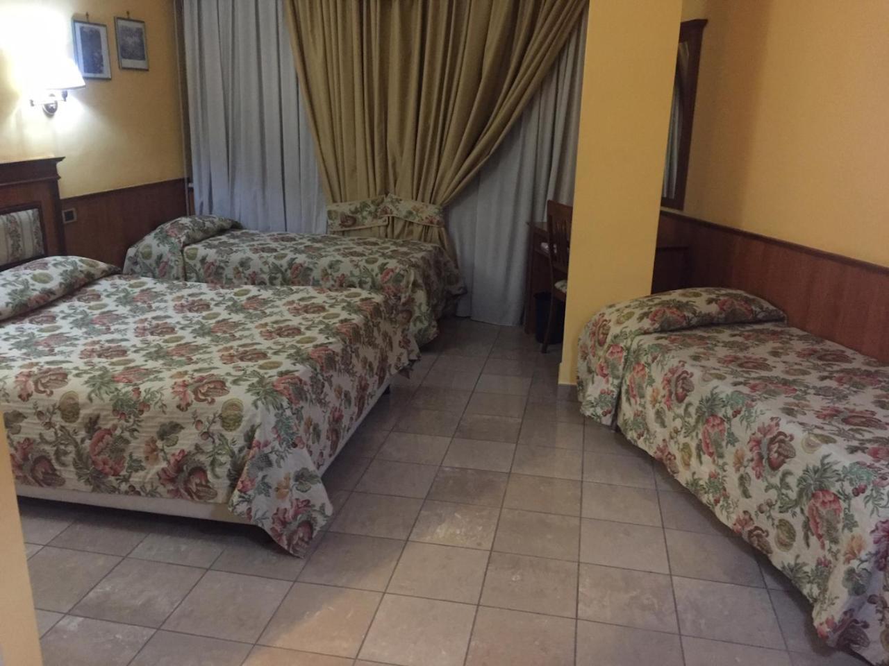 Hotel Malaga Avellino Exteriör bild